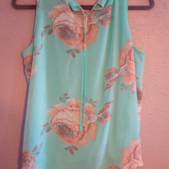 Ann Taylor Large Sleeveless Blouse - Picture 4 of 5